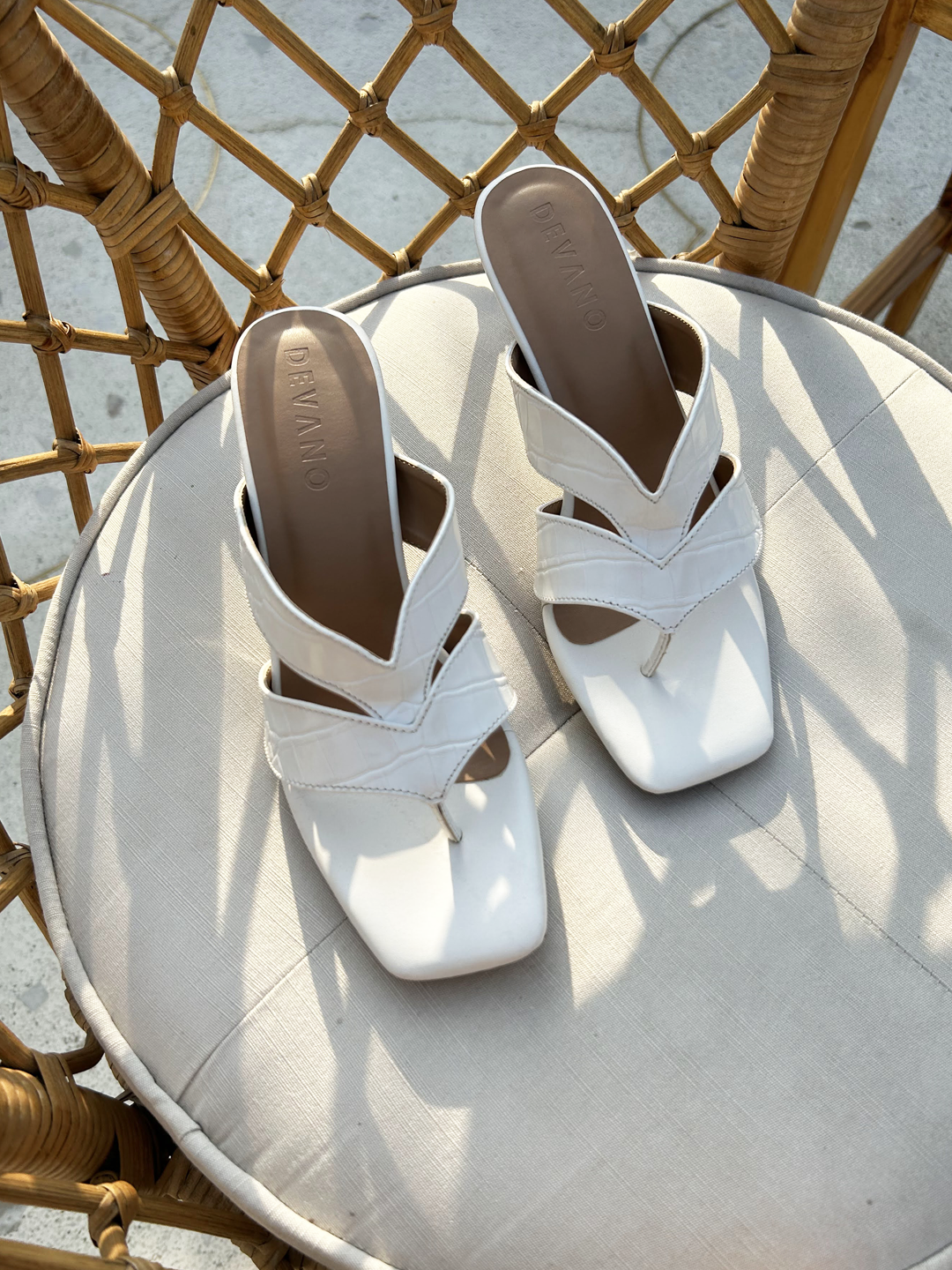 Flow Mules White