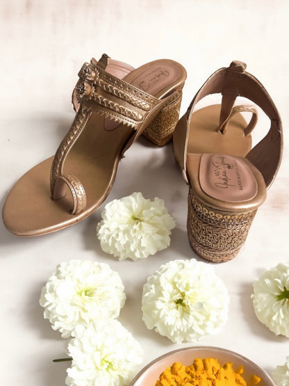 Timeless Glow Kolhapuri Heels