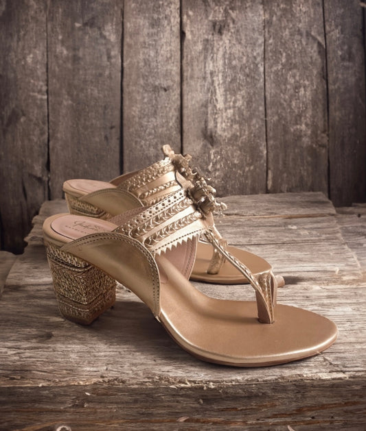 Timeless Glow Kolhapuri Heels